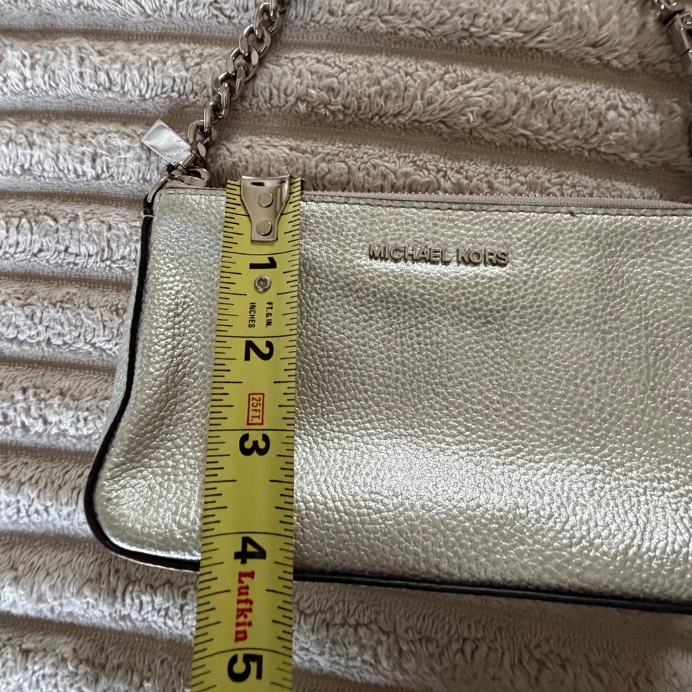 Michael Kors Metallic Silver Pebbled Leather Chain Pochette Bag 32F7MFDW6M - Picture 8 of 13